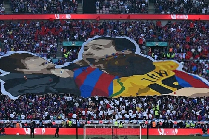Crystal Palace fans prepared a touching banner for the historic match