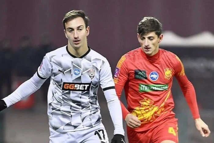 Inhulets team players on the football field