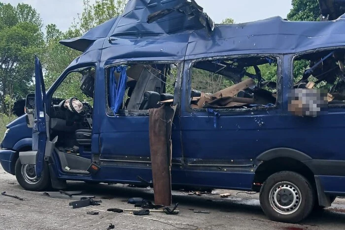 Rosjanie zabili rodzinę uderzeniem w autobus rejsowy w obwodzie sumskim - Zełenski