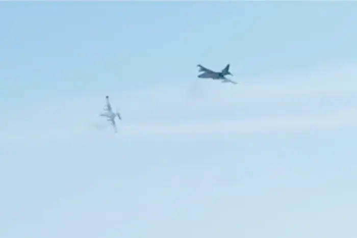 Russian Su-25 shot down its partner (video)