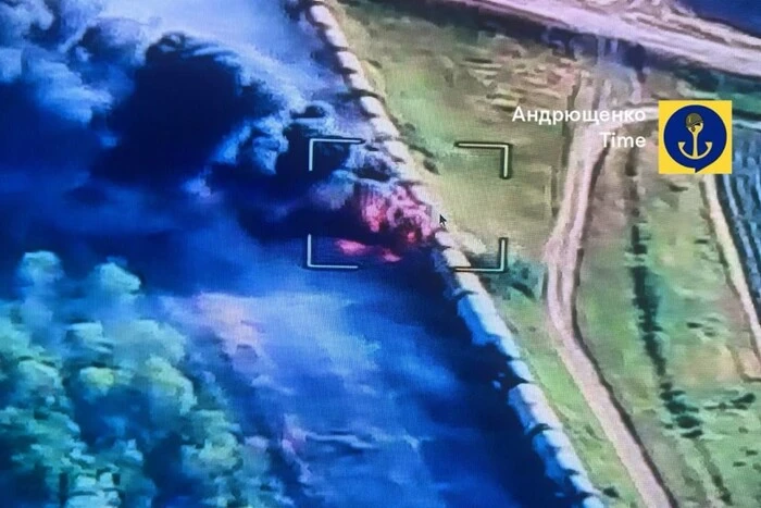 In der Nähe von besetztem Tokmak brennt ein Zug mit russischem Treibstoff