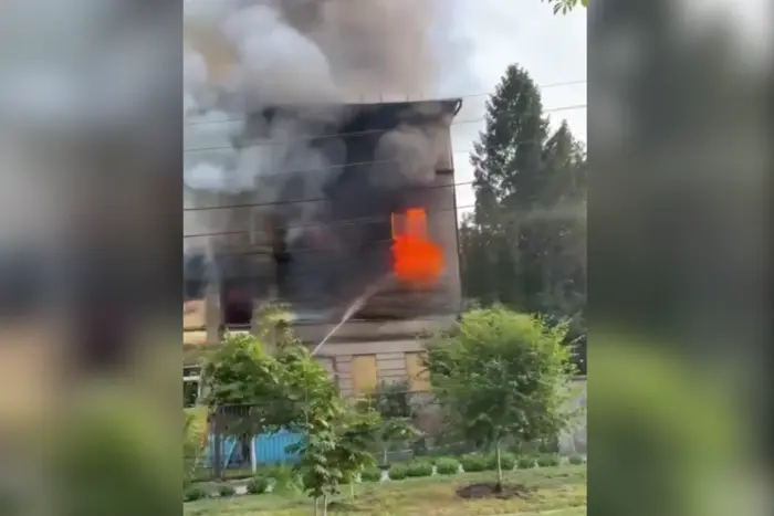 В Харькове горит здание ТЦК