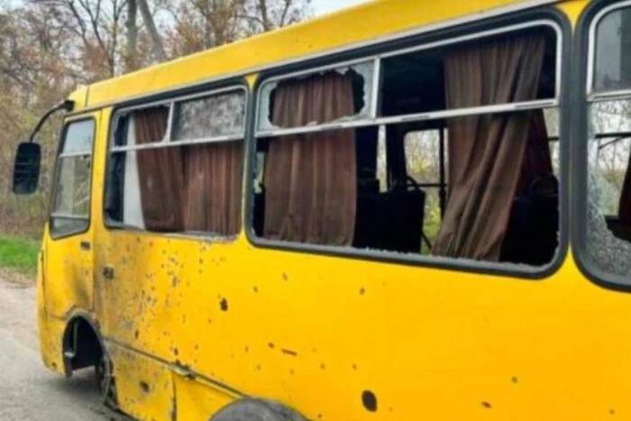 Occupants attacked a passenger bus in Kherson, there are injured