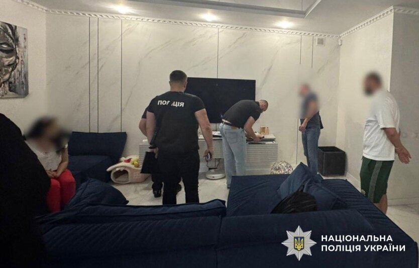 Najlepszy przyjaciel Husaakowa próbował uciec samochodem i potrącił policjanta: co wiadomo o aresztowaniu