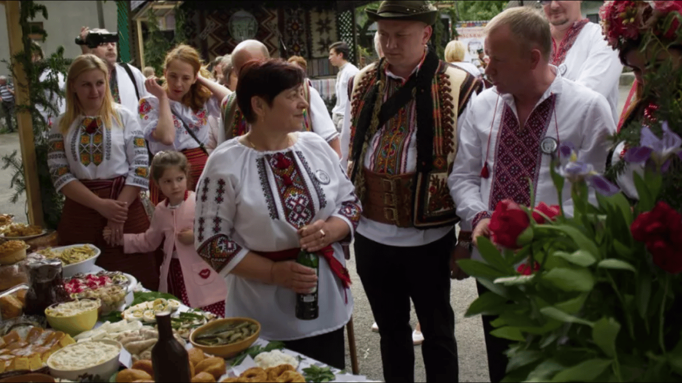 Letnie wakacje w Karpatach — jakie potrawy warto spróbować