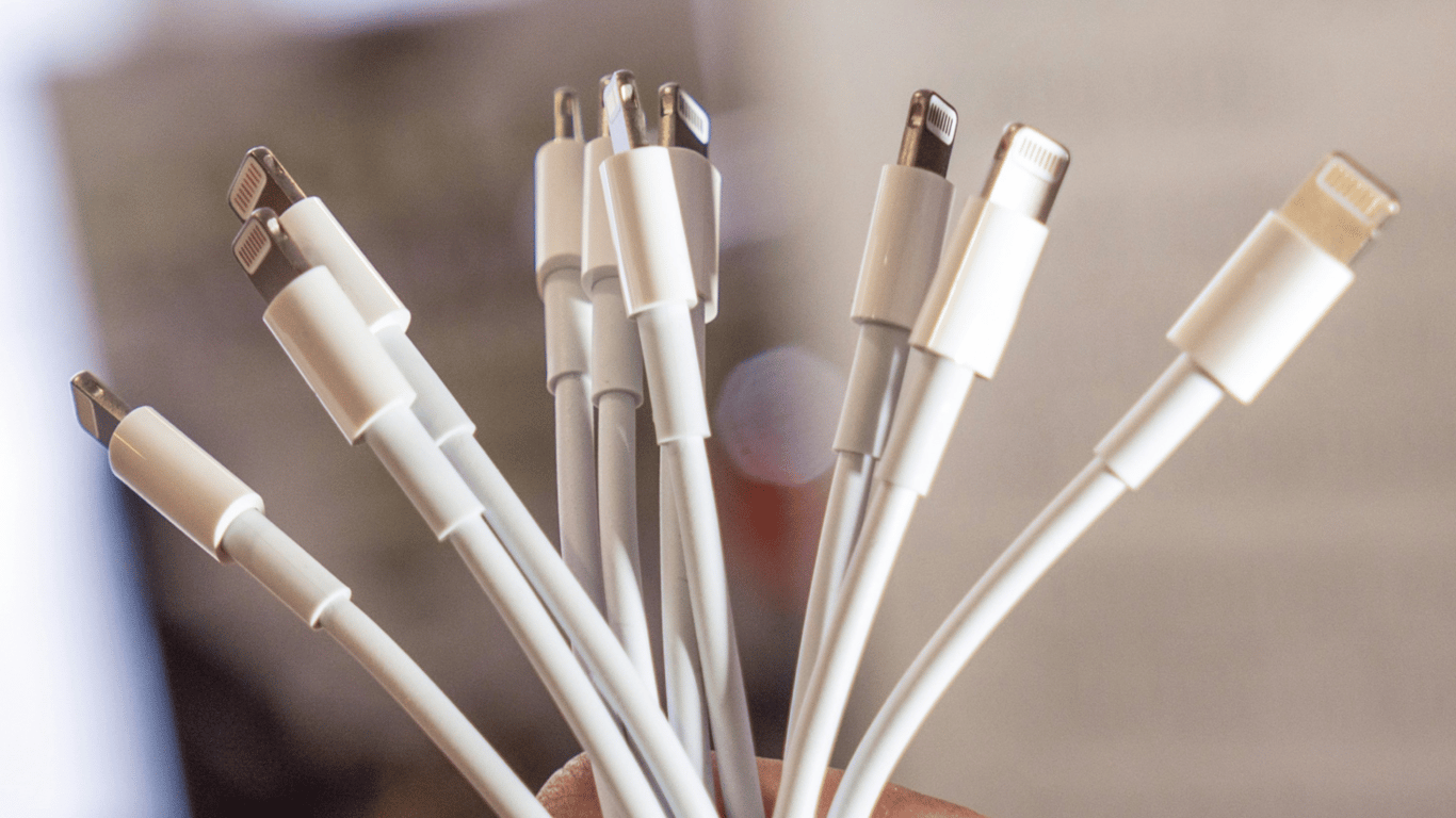 Das Laden Ihres iPhones mit einem fremden Kabel - welche Gefahren gibt es?