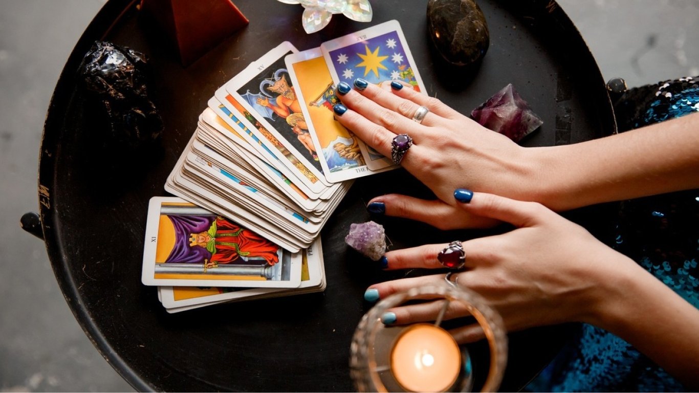 Horoskop dla wszystkich znaków Zodiaku na 12 lipca 2025 według Tarota
