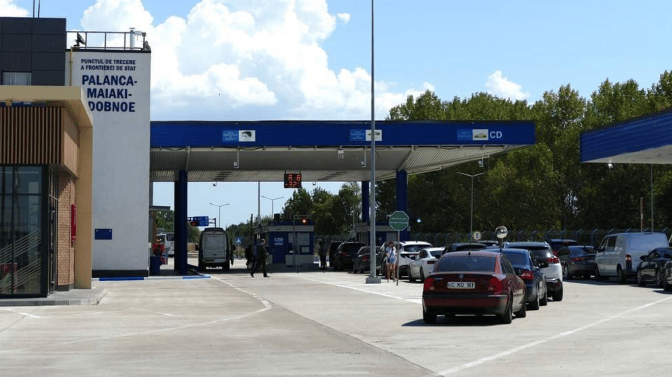 An der Grenze zu Moldawien wird ohne dieses Zertifikat nicht durchgelassen - welches genau