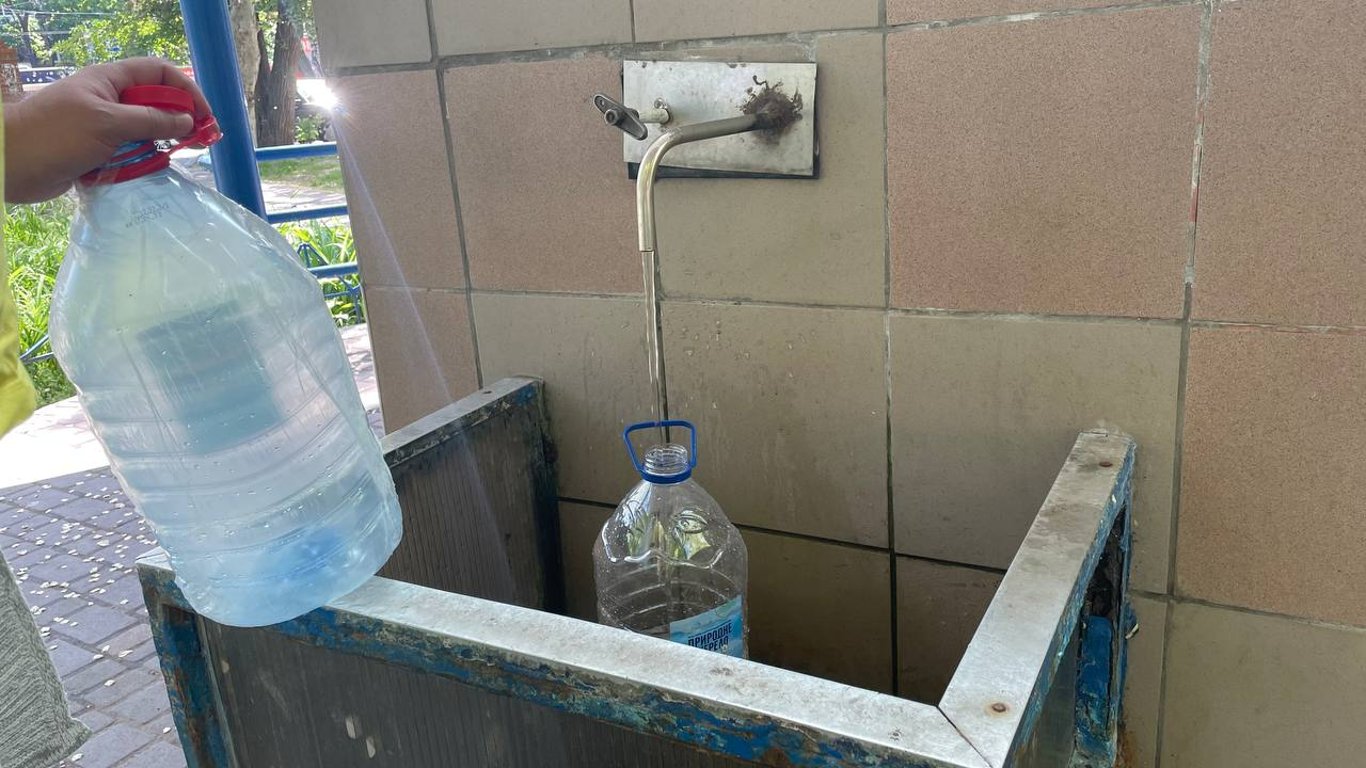Масштабне відключення води в Одесі — адреси бюветів