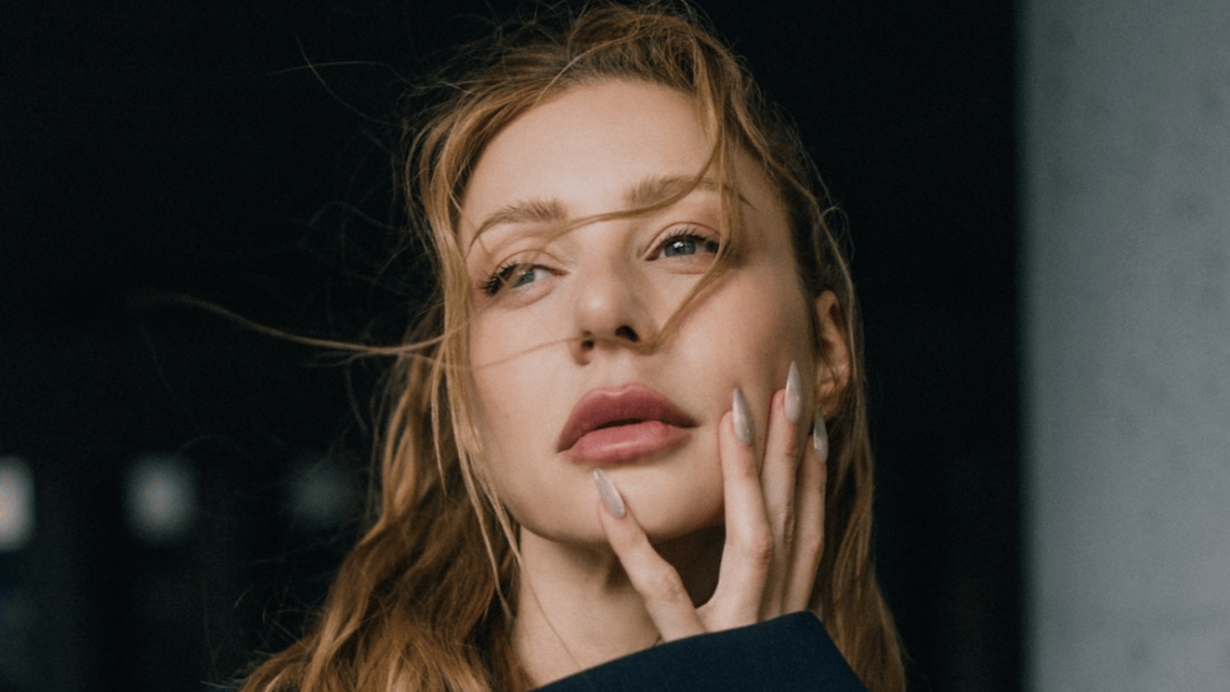 Ultramodische Maniküre von Karol - der wichtigste Nail-Trend des Sommers